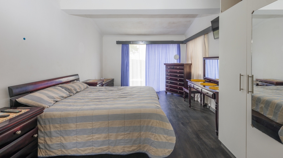 5 Bedroom Property for Sale in Napier Western Cape